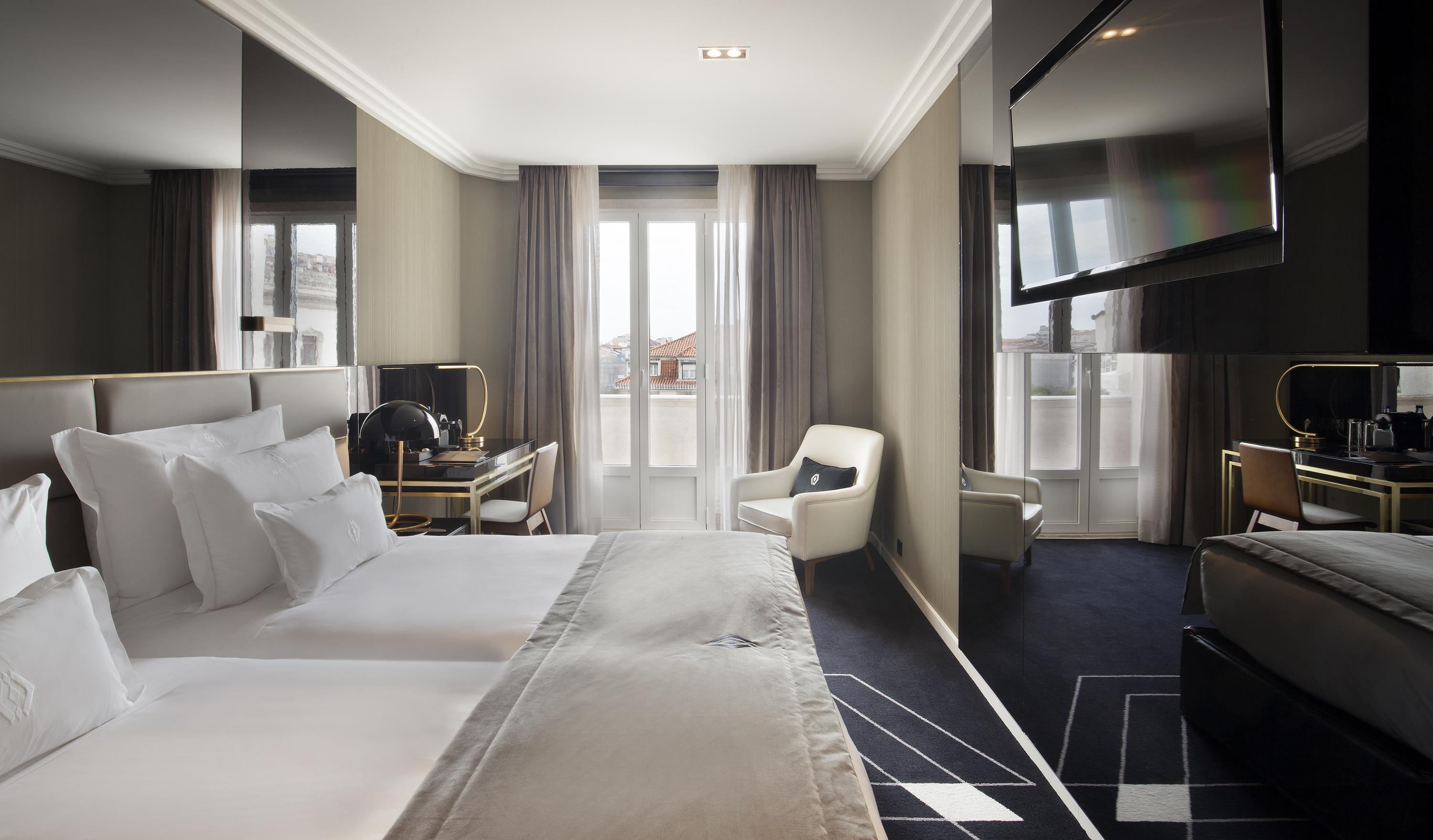 Altis Avenida Hotel Lisbon Exterior photo A room at the hotel