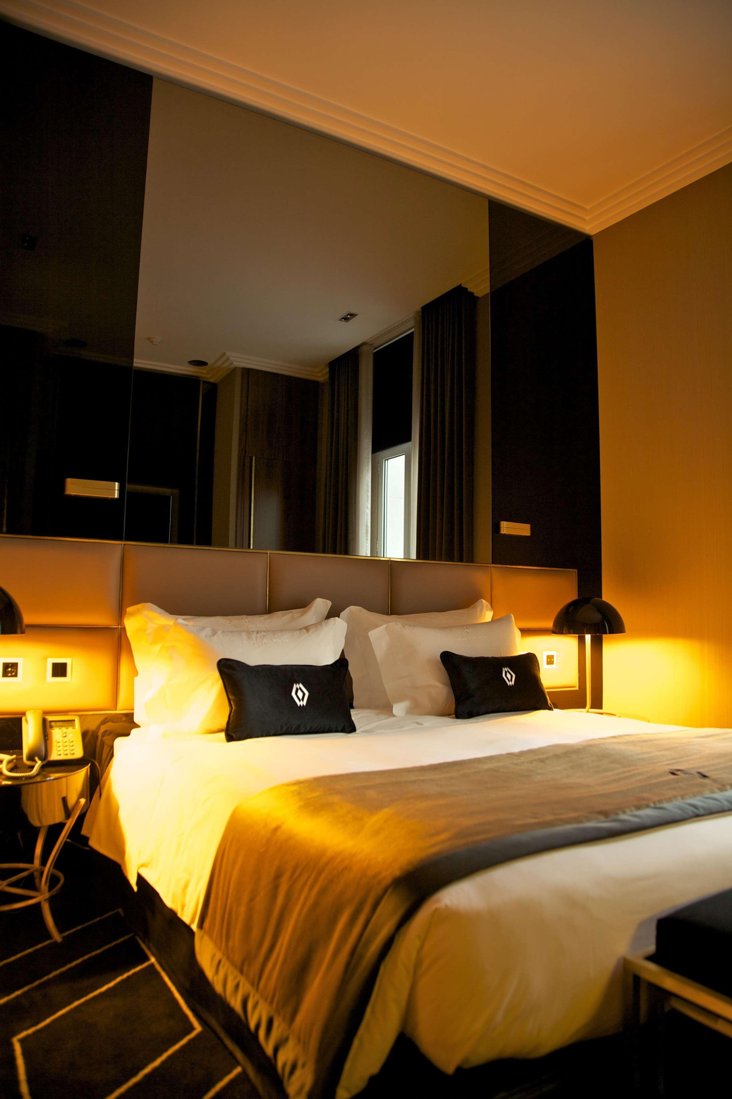 Altis Avenida Hotel Lisbon Exterior photo A bedroom at the hotel