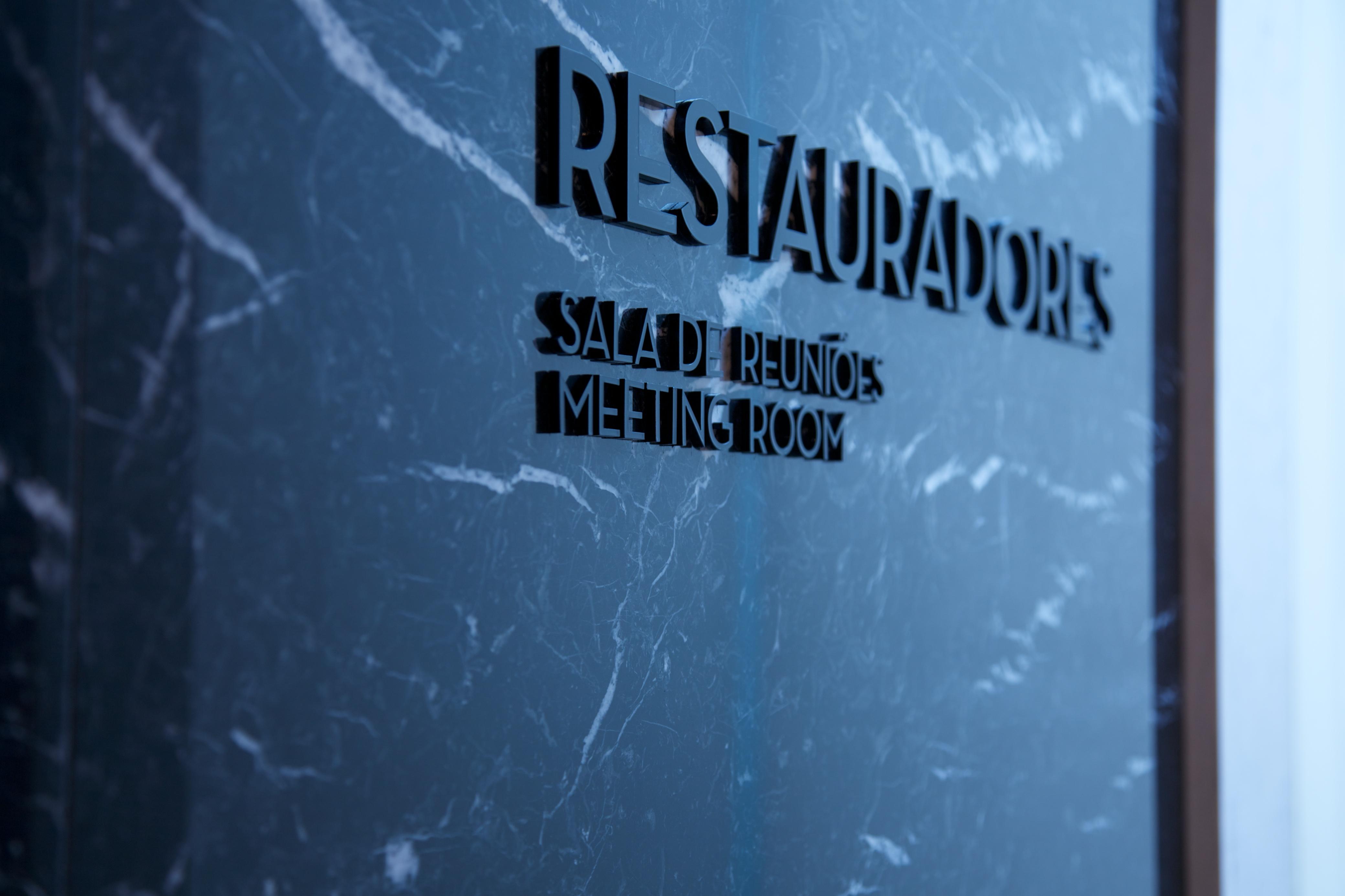 Altis Avenida Hotel Lisbon Exterior photo Restaurant sign