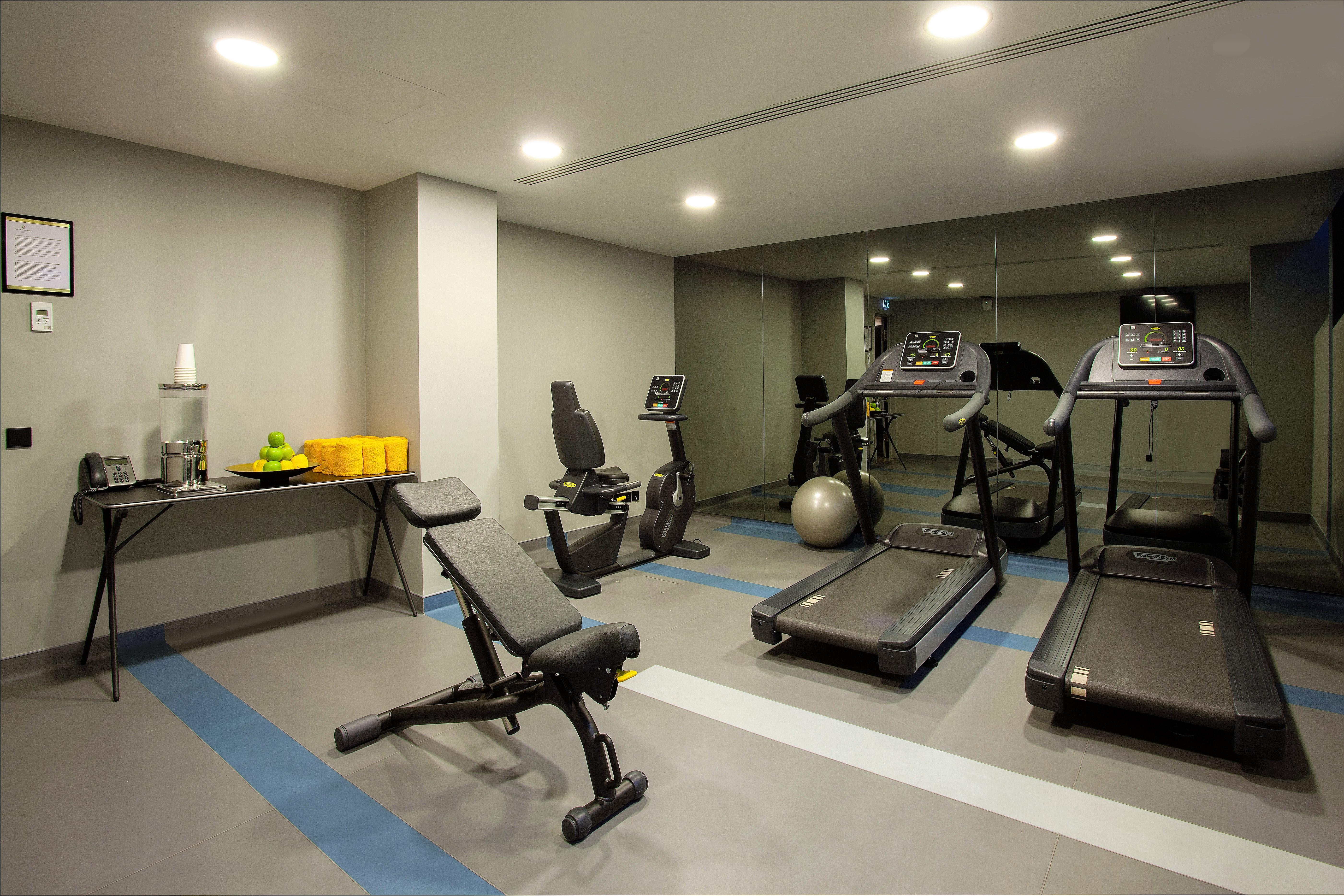 Altis Avenida Hotel Lisbon Exterior photo A gym at a hotel