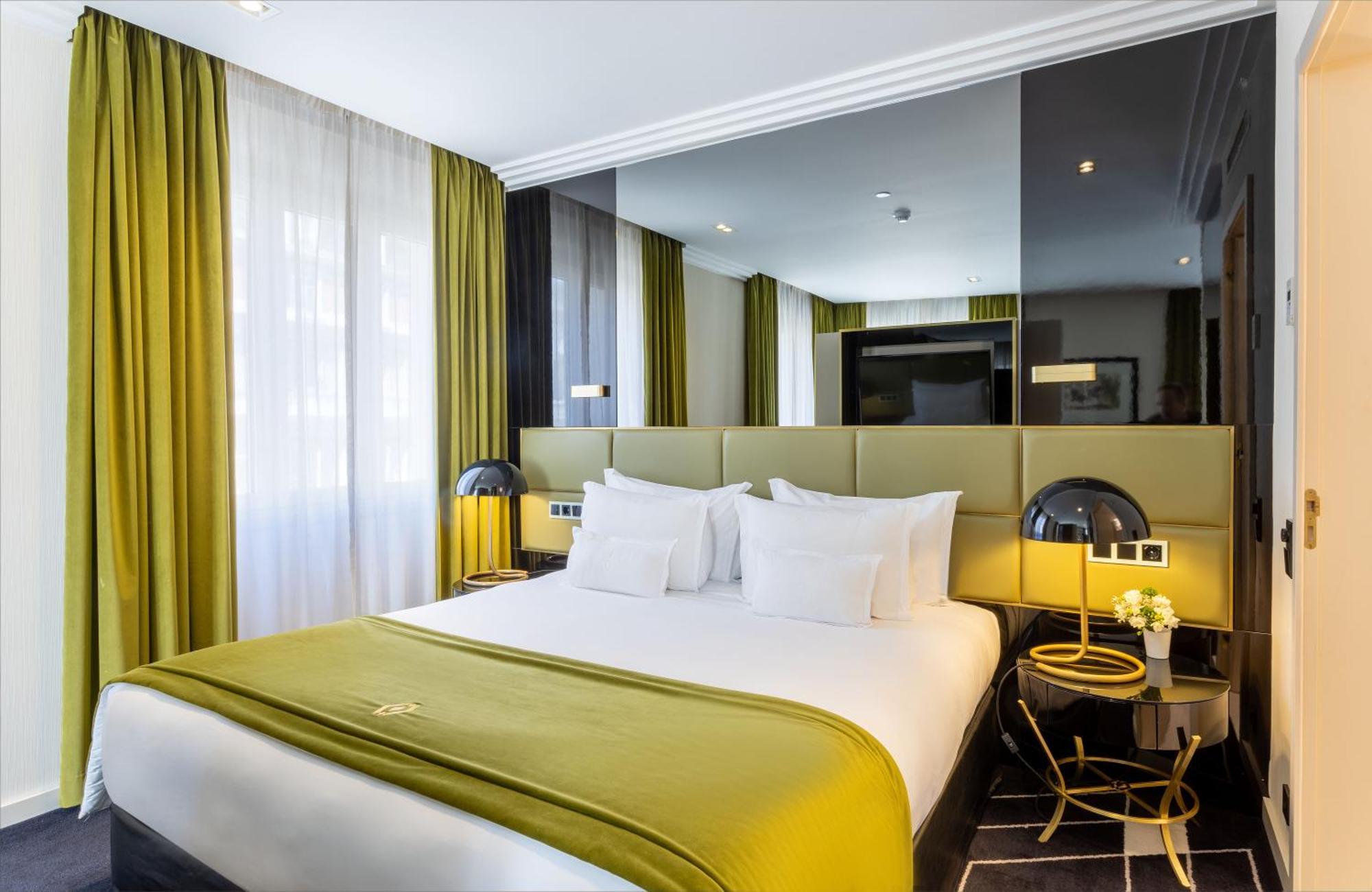Altis Avenida Hotel Lisbon Exterior photo A bedroom at the Mandarin Oriental, Paris